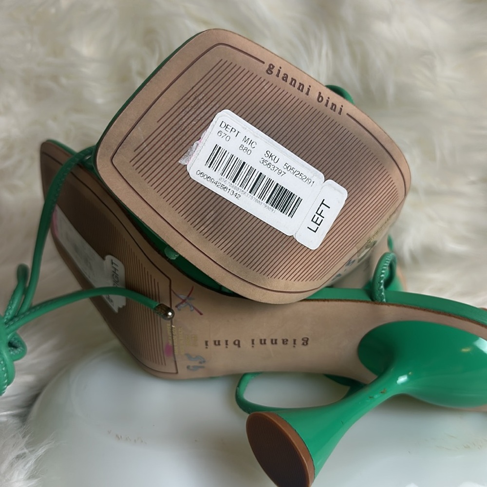Gianni Bini Green Strappy Women's Shoes - Picture 9 of 9